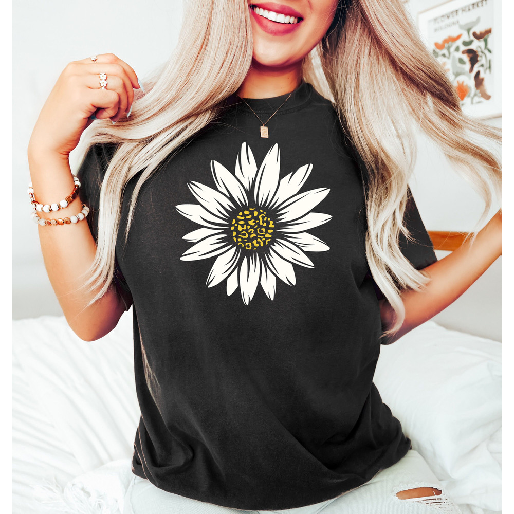 Daisy Shirt, Wildflower Shirt, Boho Shirt, Floral T-shirt Gift, Birth Month Flower, Gift For Sister, Summer Shirt, Women Shirt, Flower Shirt - 2.jpg