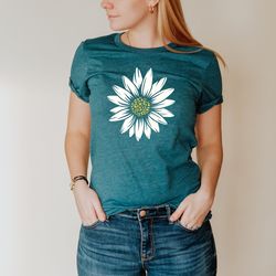 daisy shirt, wildflower shirt, boho shirt, floral t-shirt gift, birth month flower, gift for sister, summer shirt, women