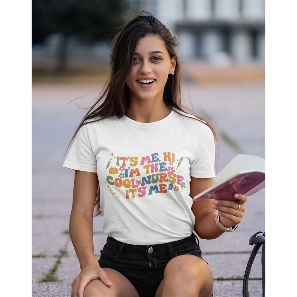 MR-872023105335-its-me-hi-im-the-cool-nurse-its-me-floral-image-1.jpg
