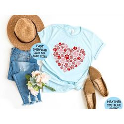 paw heart shirt, pet lover shirt, animal lover gift, paw love mama shirt, paw print shirt, cat lover gift, dog lover gif