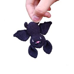 Dracula Bat Halloween Brooch - Crochet Bat pattern - Amigurumi Bat pattern  - Crochet miniature pattern - Cute Bat PDF