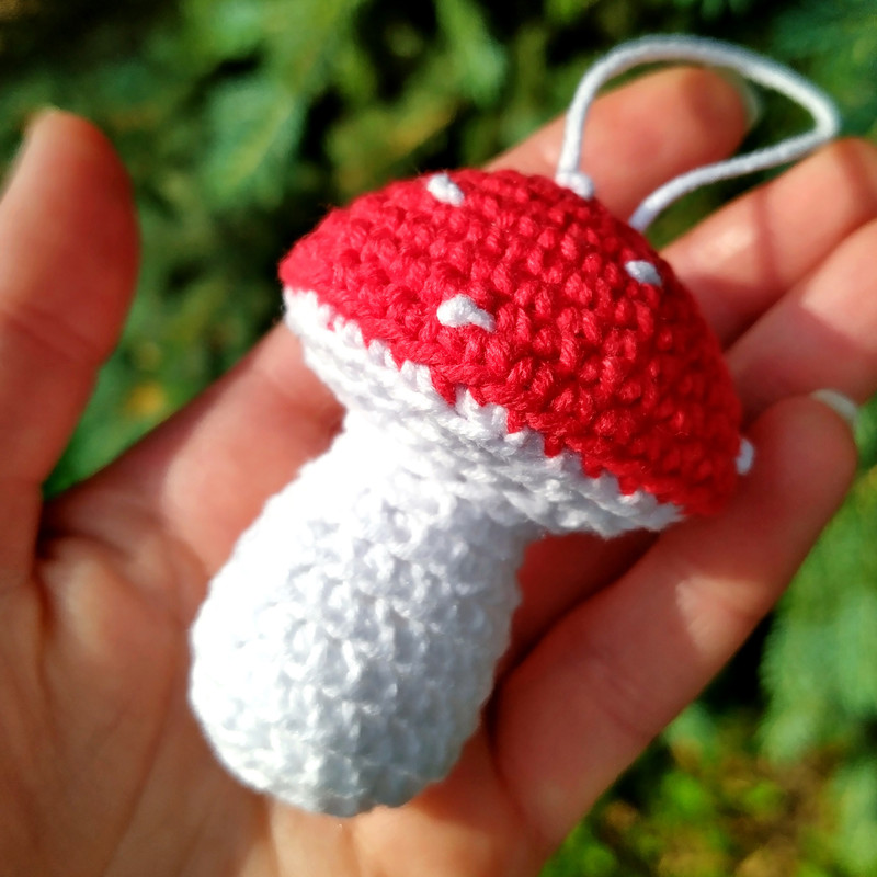 Christmas crochet  small ornament mushroomjpg