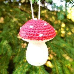 Crochet Christmas ornament small mushroom pattern Christmas tree decoration white and red amigurumi easy crochet pattern