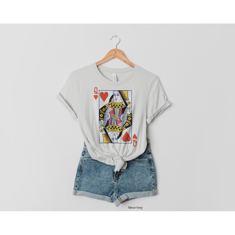 Queen of Hearts Oversized Graphic Tee Shirt for Women tshirt Women's T-Shirt Vintage Feminist Tee Playing Cards Gift for her (A) - 3.jpg