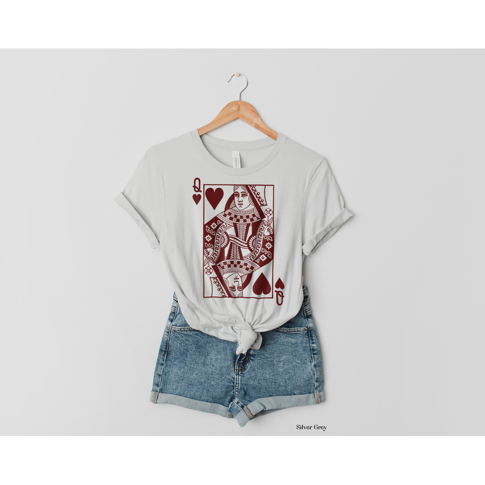 Queen of Hearts Oversized Graphic Tee Shirt for Women Women's T-Shirt Vintage Feminist Tee Playing Cards Gift for her (B) - 2.jpg