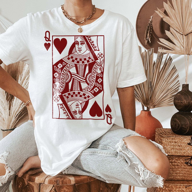 Queen of Hearts Oversized Graphic Tee Shirt for Women Women's T-Shirt Vintage Feminist Tee Playing Cards Gift for her (B) - 3.jpg