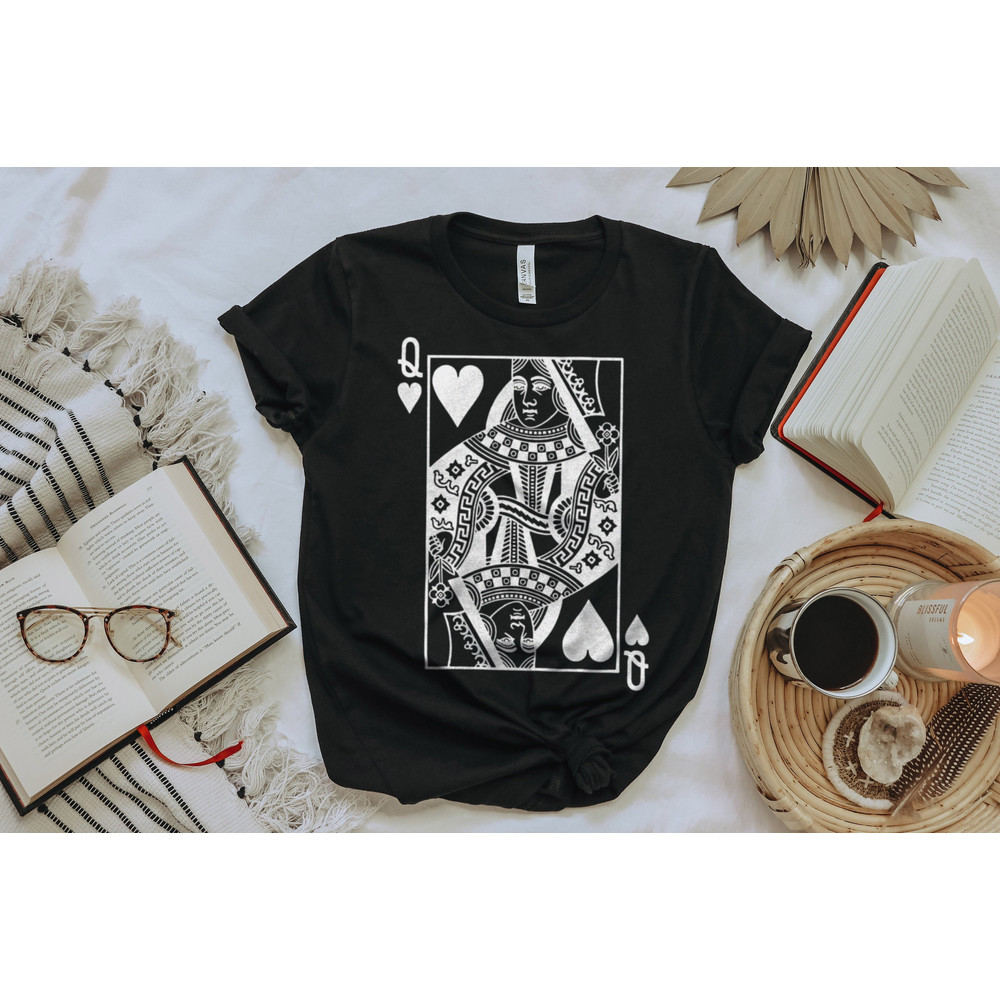 Queen of Hearts Oversized Graphic Tee Shirt for Women Women's T-Shirt Vintage Feminist Tee Playing Cards Gift for her (B) - 5.jpg