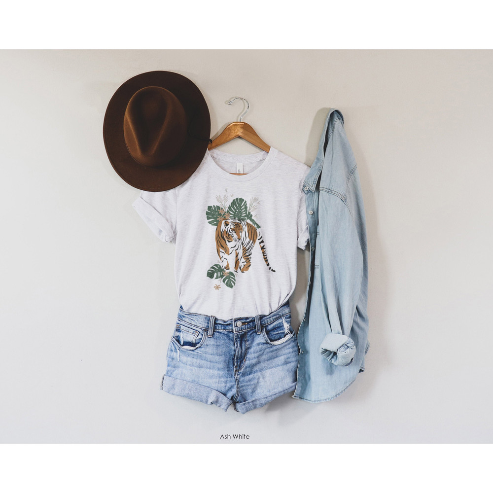 Tiger Graphic Tee Women's Oversized T-Shirt Tropical Jungle Vintage Tee Get em Tiger Gift for her - 3.jpg