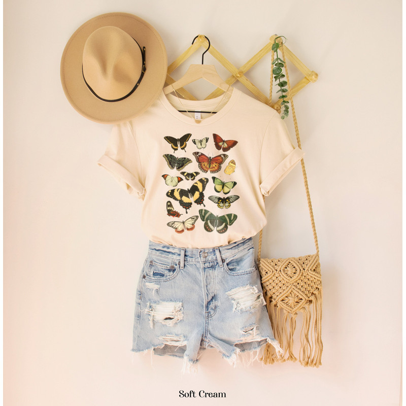 Vintage Style Butterfly Graphic Tee Shirt for Women Oversized T-Shirt Boho Shirt Monarch Butterfly Lover Shirt T-Shirt Gift - 2.jpg