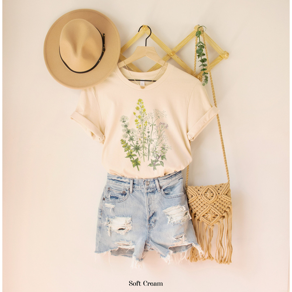 Vintage Wildflowers Graphic Tee Shirt for Women Wild Madder Flower Bouquet Hiking Outdoor Camping Botanical Oversized T-Shirt - 1.jpg