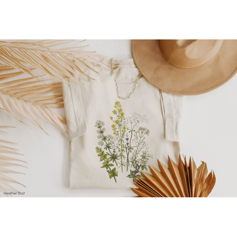 Vintage Wildflowers Graphic Tee Shirt for Women Wild Madder Flower Bouquet Hiking Outdoor Camping Botanical Oversized T-Shirt - 2.jpg