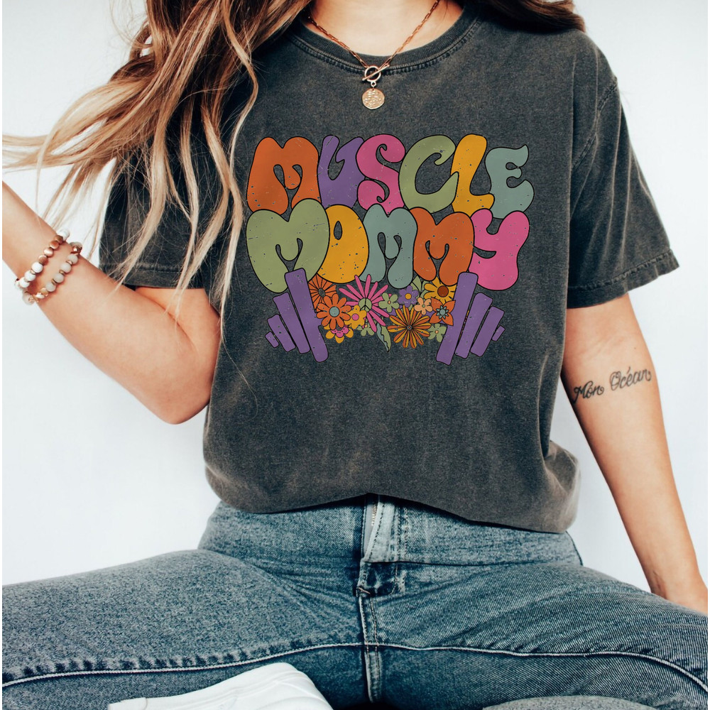 Muscle Mommy Shirts Gift For Bodybuilder Mom,Muscle Mommy Gym T shirt, Oversized Fitness Shirt for Women,Cute Mom Workout TShirt,Gym Mom Tee - 2.jpg