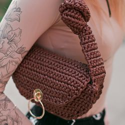 Crochet bag pattern, video tutorial crochet bag with knot, DIY crochet handbag, leather tshirt yarn crochet bag pattern