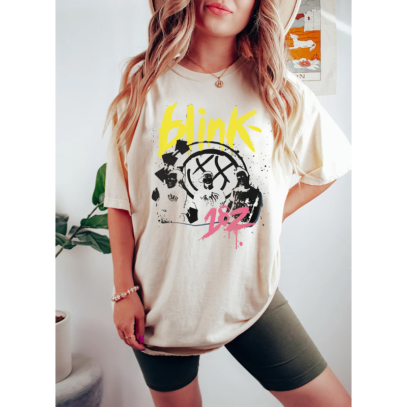 Comfort Colors®Blink 182 Shirt, Blink 182 Tour Art Shirt, Blink 182 Shirt, Blink 182 Art Sweatshirt, Vtg Arrow Smiley Unisex Tee 90s - 3.jpg