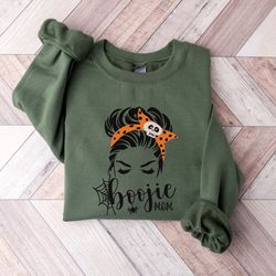 halloween boojie mom sweatshirt, halloween shirt, boojie mom, halloween mom, messy bun mom, halloween messy bun girl, sp