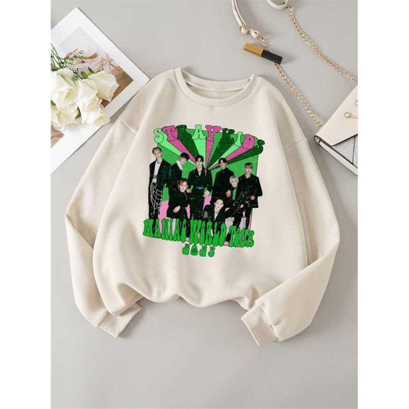 MR-1872023102038-retro-stray-kids-maniac-sweatshirt-straykids-maniac-world-image-1.jpg