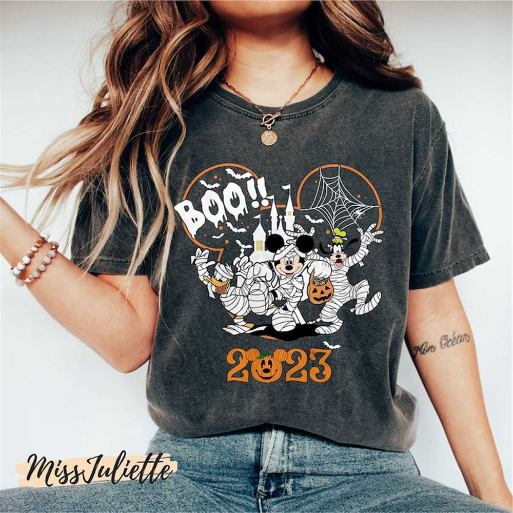MR-18720232090-comfort-colors-disney-halloween-2023-shirt-disney-halloween-image-1.jpg