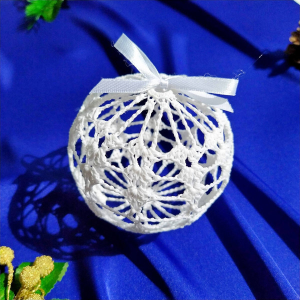 Crochet Lace Christmas Baubles Pattern Crochet Lace Christmas Baubles Pattern