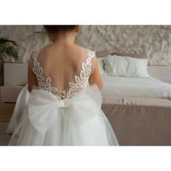 new!! flower girl dress train,girl ball gown,ivory flower girl dress, tutu girl dress