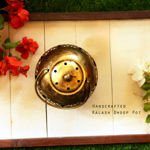 sadhubela-handmade-antique-golden-kalash-dhoop-pot-IRN021007u-1000x1000.jpg