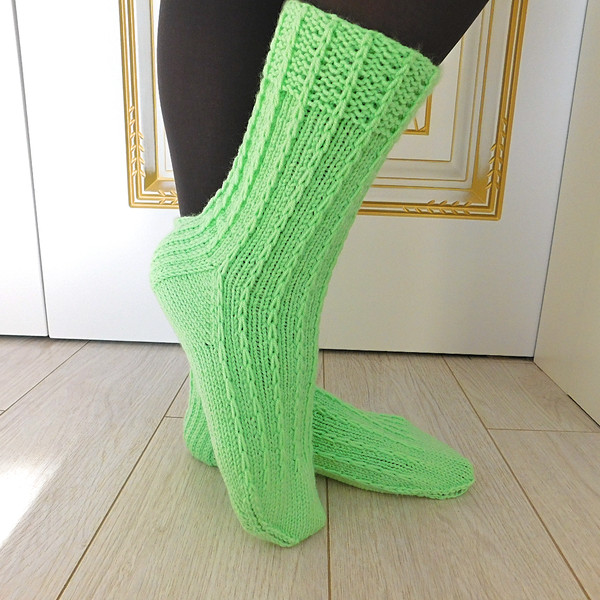 Socks Knitting Pattern, PDF Pattern, Women Socks Pattern.png