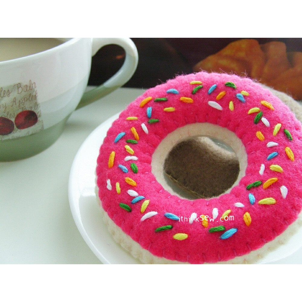 0006716_free-felt-duncan-donut-pdf-pattern.jpeg