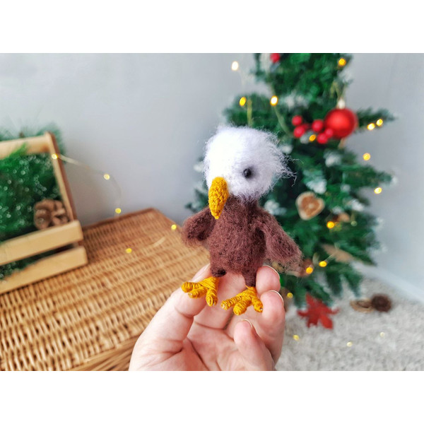 Stuffed eagle bird toy gift decor  (1).jpg