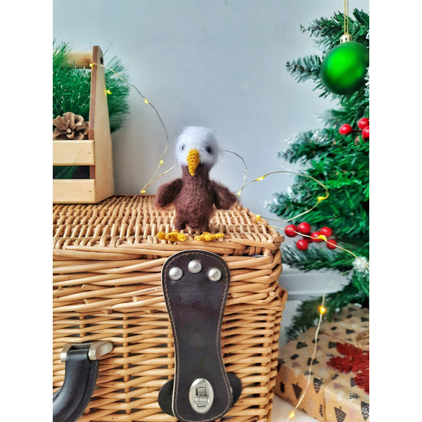 Stuffed eagle bird toy gift decor  (5).jpg
