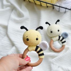 Honey bee crochet rattle, cute little amigurumi bee, bee baby shower gift