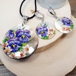 Handmade jewelry set: Purple Wild pansies flower on handmade jewelry set, Violet floral necklace, Wood viola earrings