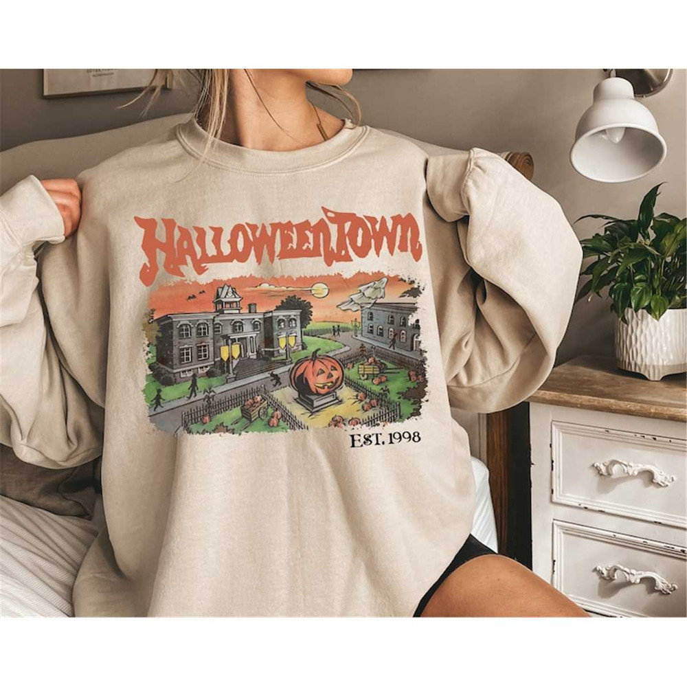 MR-31720238596-halloweentown-university-sweatshirt-halloween-town-image-1.jpg