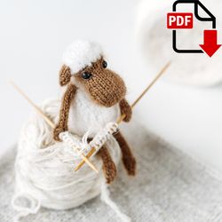 Little Lamb knitting pattern. Amigurumi sheep step by step tutorial. DIY newborn props. English and Russian PDF.
