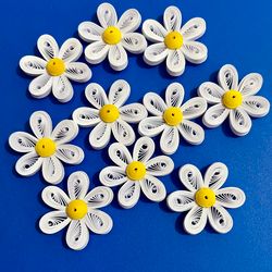 Daisies flowers 10PCS / Quilling flowers lot / Paper flowers for handmade card, decor / Flower Embellishments / Daisies