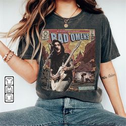 chris stapleton comic shirt, 90s vintage merch book art traveller album world tour ticket 2023 graphic tee gift for fanb