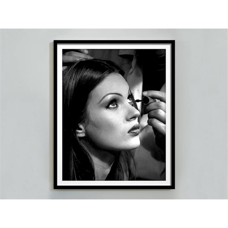 MR-48202381913-kate-moss-makeup-poster-black-and-white-vintage-wall-art-fashion-photography-kate-moss-print-beauty-room-wall-decor-digital-download.jpg