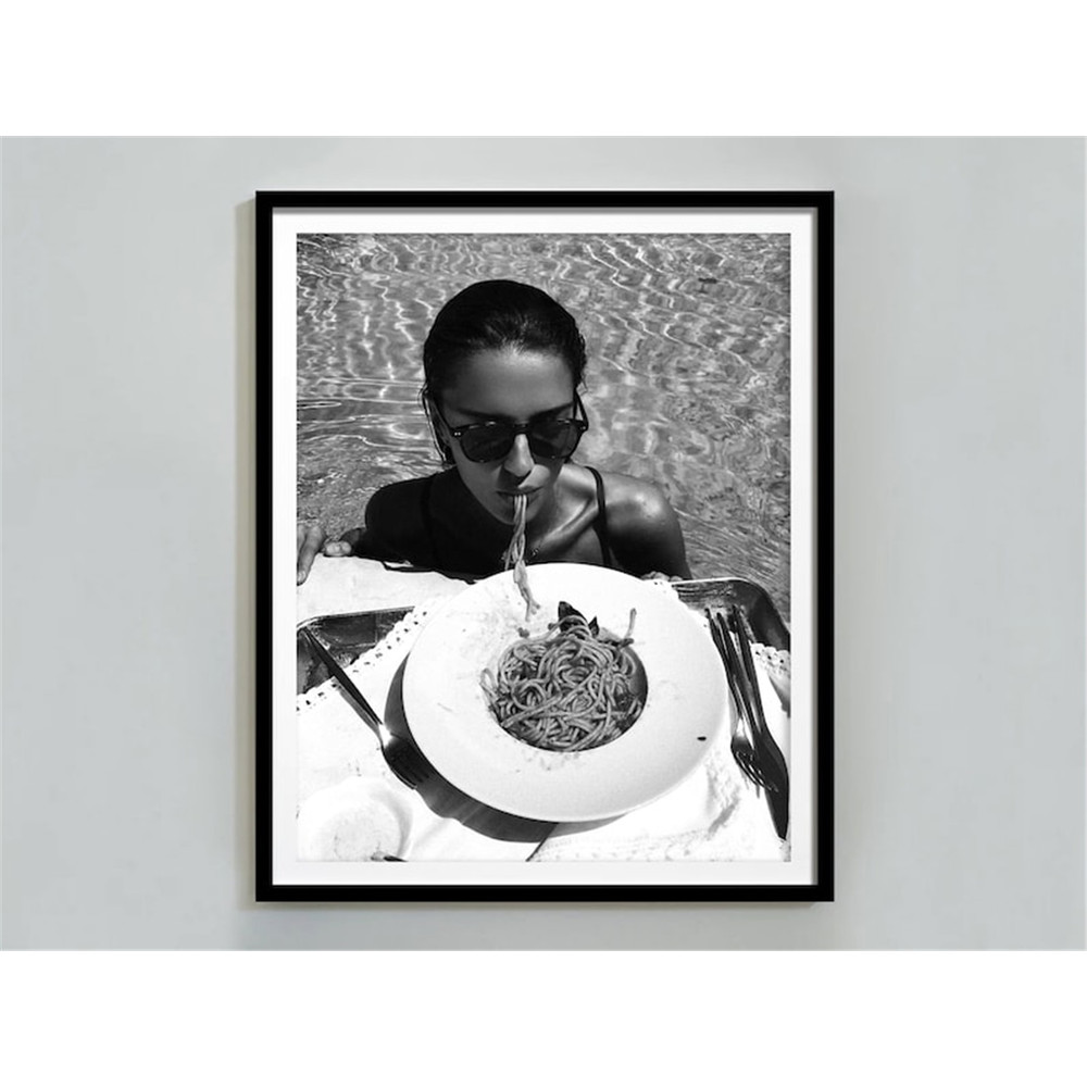 MR-48202383114-woman-eating-spaghetti-on-water-poster-black-and-white-vintage-print-italian-pasta-print-kitchen-wall-art-restaurant-decor-pasta-poster.jpg