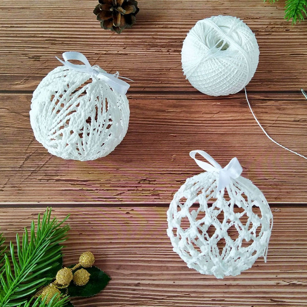 crochet christmas ornaments ball set of 2.jpg