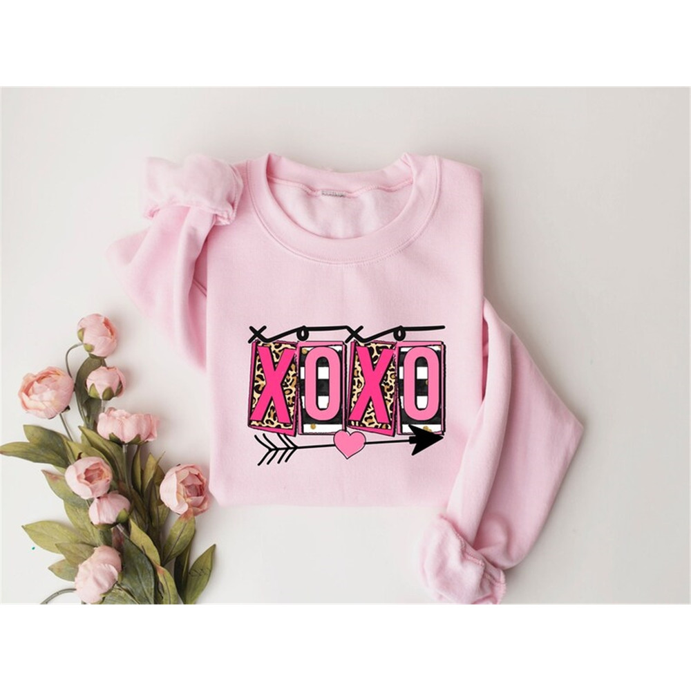 MR-48202320654-xoxo-shirt-xoxo-valentines-day-sweatshirt-for-woman-image-1.jpg