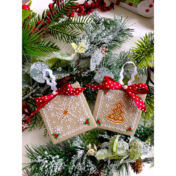 The First pair of Gingerbread ornaments new 1.jpg