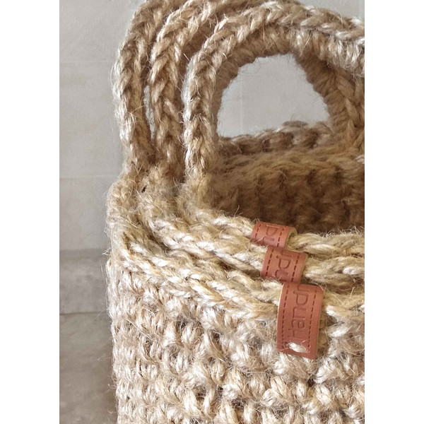 hanging crochet basket 7.jpg