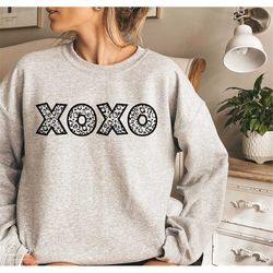 xoxo leopard svg, xoxo svg, valentine svg, valentine's day svg, valentine shirt svg, valentine gift svg, png cricut digi