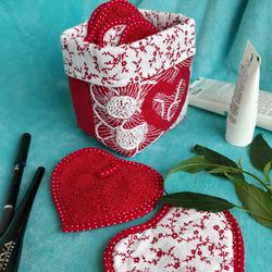 10 Reusable Pads With Bag, Embroidered Small Red Basket, Small Laundry Bag, Zero Waste Makeup Kit