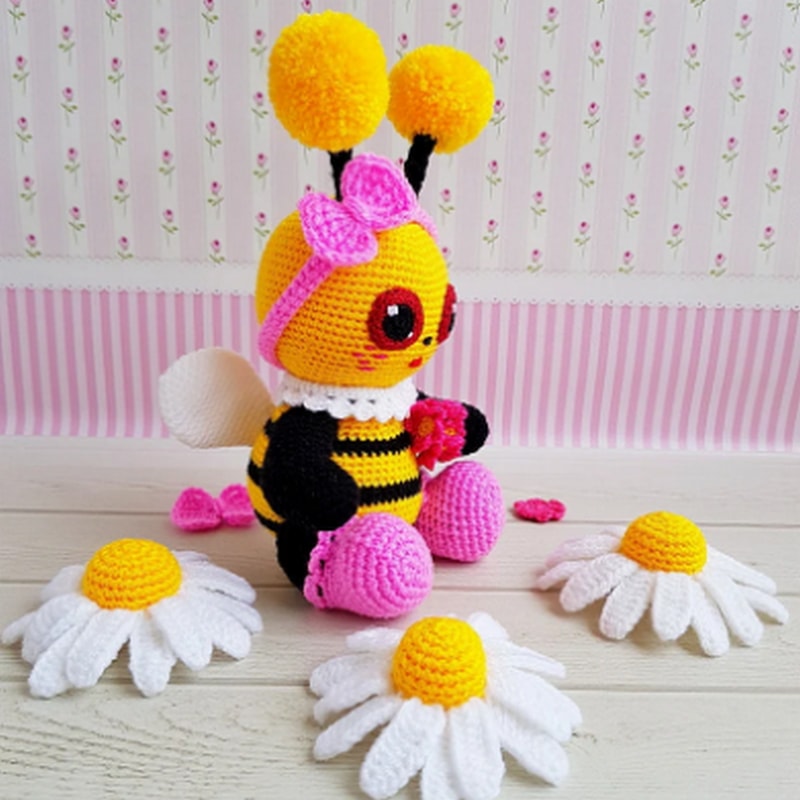 amigurumi Little Bee pattern.png