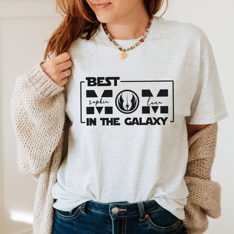 Personalized Star War Mom T-Shirt, Best mom in the galaxy Sweatshirt, Mama Star War Shirt Mother's Day Gift - 3.jpg