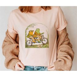 frog and toad shirt,cute frog shirt,frog and toad unisex tshirt,vintage classic book,cottage core aesthetic,book lover s