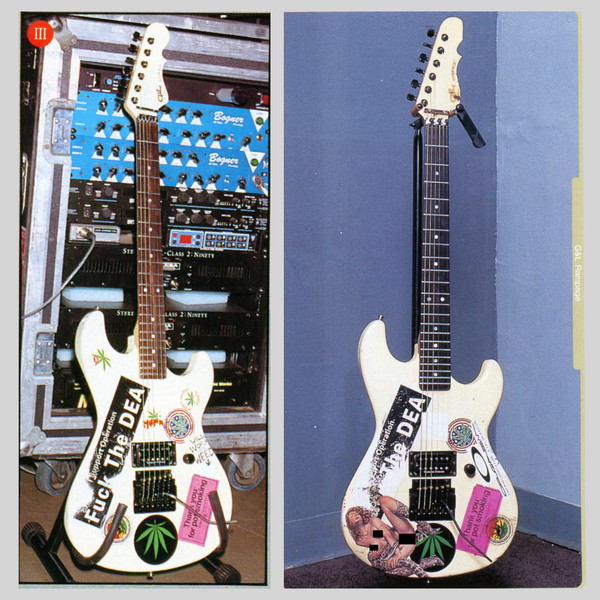 Jerry Cantrel guitar photo.png