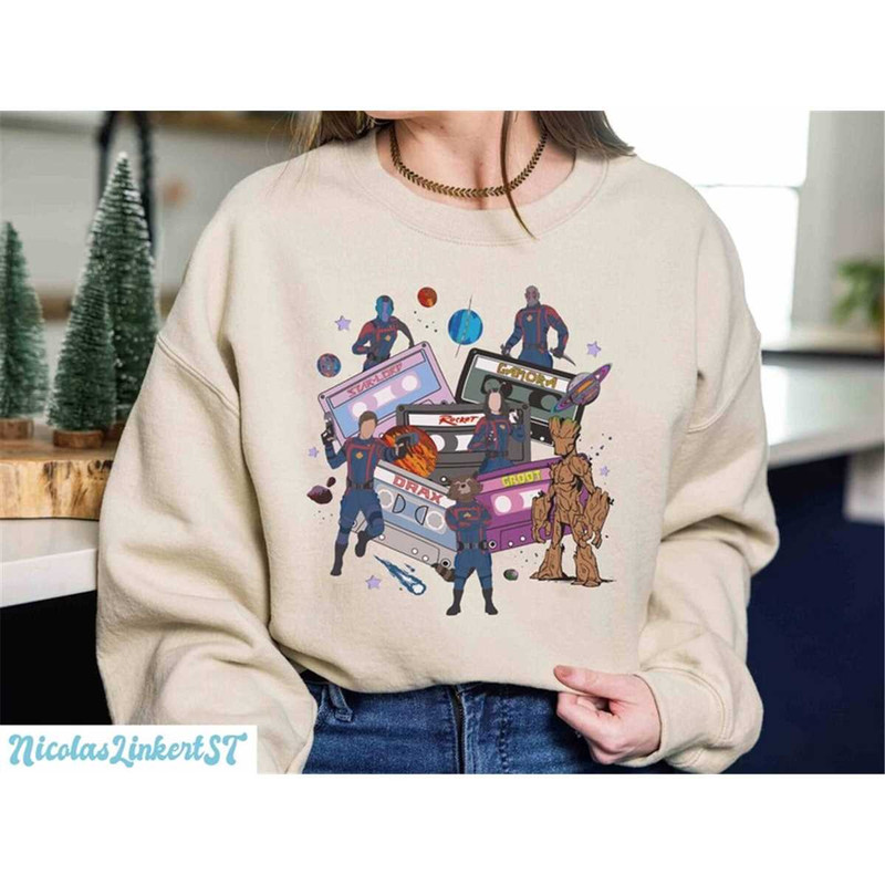MR-88202318943-guardians-of-the-galaxy-volume-3-sweatshirt-star-lord-rocket-image-1.jpg