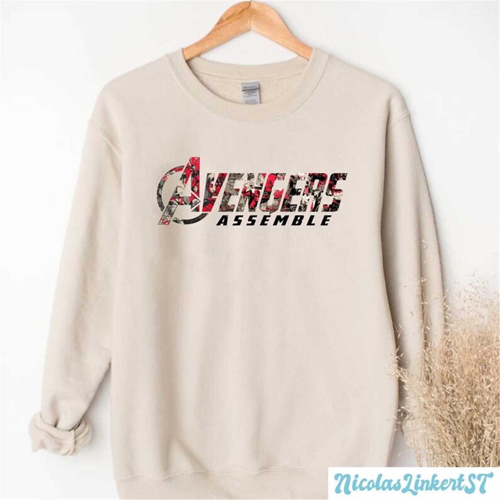 MR-882023201821-avengers-assemble-sweatshirt-marvel-avengers-hoodie-retro-image-1.jpg