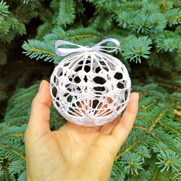 Crochet Christmas decorations for tree.jpg