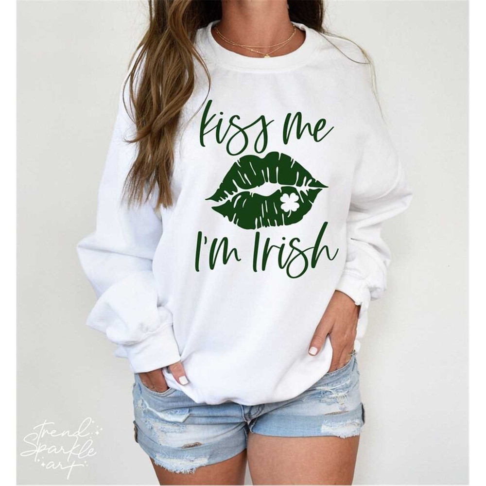MR-9820235293-kiss-me-im-irish-svgirish-svglips-kiss-svgdistressed-image-1.jpg